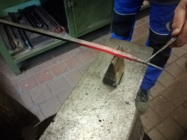 Maturanti za kovadlinou