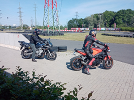 Na závodním okruhu