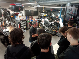 Na závodním okruhu