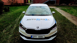 PŘEDSTAVUJEME NAŠI NOVOU HVĚZDU AUTOŠKOLY