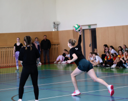 Meziškolní turnaj ve vybíjené dívek 2025