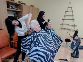 Kadeřnické návštěvy s úsměvem