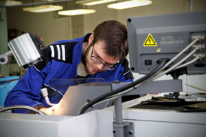 ZZ OBORŮ STROJNÍ MECHANIK A OBRÁBĚČ KOVŮ