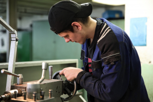 ZZ OBORŮ STROJNÍ MECHANIK A OBRÁBĚČ KOVŮ