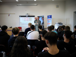 Prestižní beseda žáků naší školy s piloty bombardéru B-52