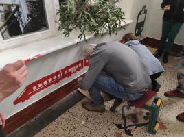 Barevné piktogramy proměnily schodiště Střední školy Bohumín