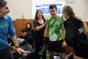 Veslovali jsme až do středu Země!