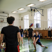 VOLEJBALOVÁ BITVA ROKU: MATURANTI VS. UČITELÉ!