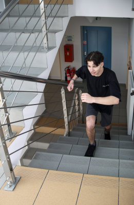 Běh do schodů: Naši studenti a učitelé pokořili 187 schodů bohumínské věže