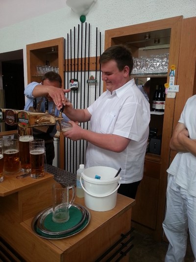 Studenti se učili čepovat správnou míru