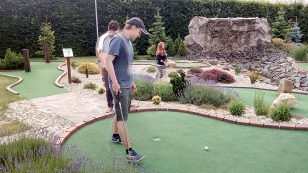 Tenis a minigolf