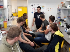 Exkurze do Ústavu organické chemie a biochemie Akademie věd ČR