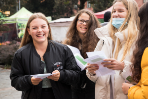 Den řemesel v kapkách deště